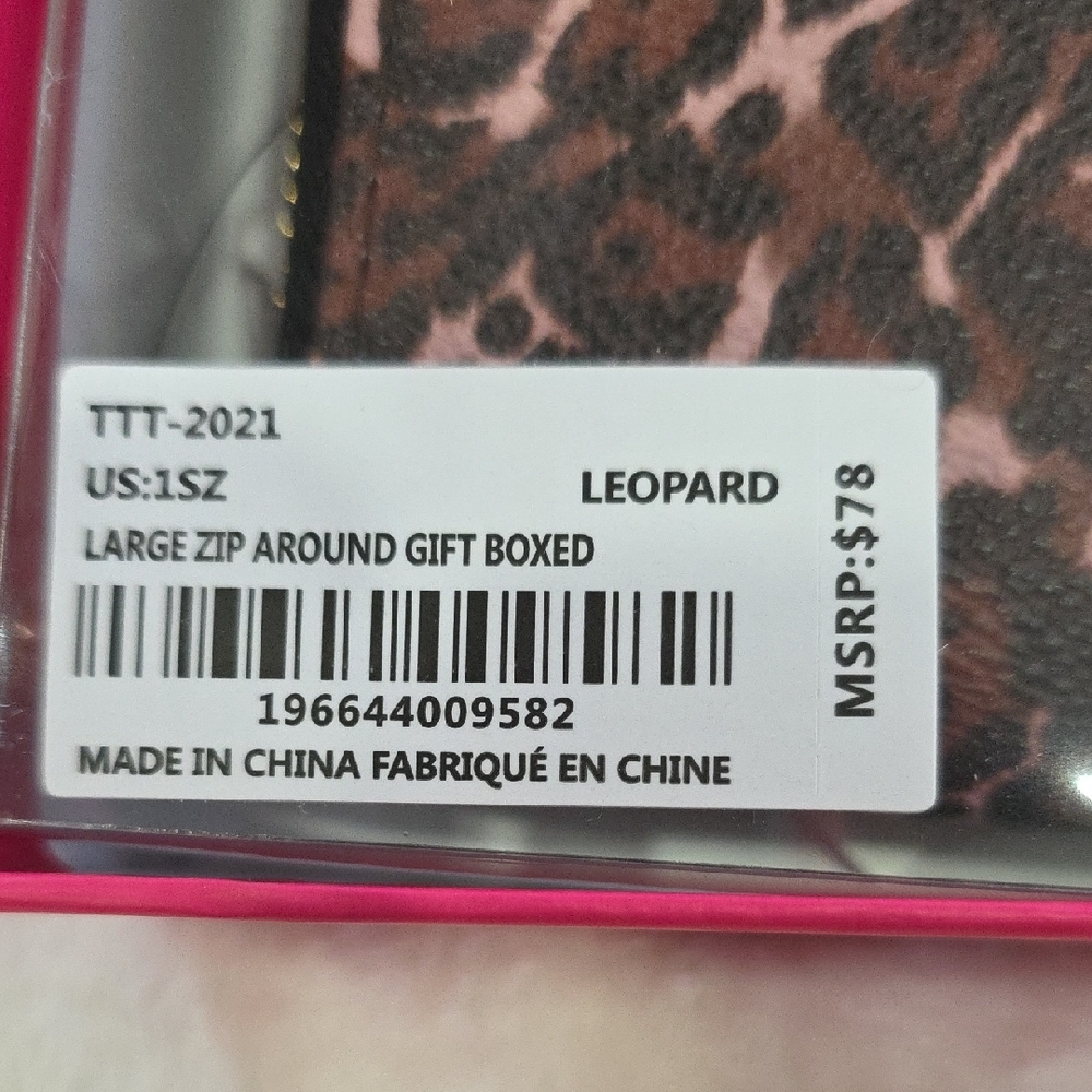🐆 Trina Turk Leopard Print Wallet 🐆 - Picture 2 of 8